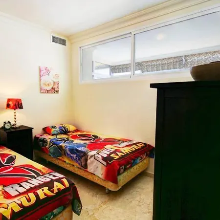 Διαμέρισμα 4 Bedroom Beachfront Penthouse *