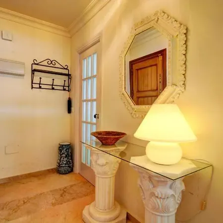 4 Bedroom Beachfront Penthouse * Τορρεμολίνος