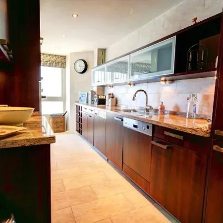 4 Bedroom Beachfront Penthouse * Τορρεμολίνος
