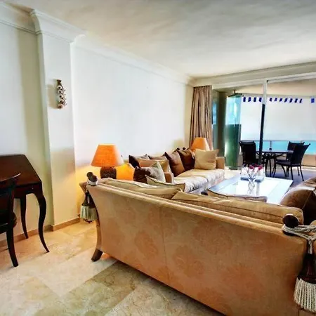 4 Bedroom Beachfront Penthouse Τορρεμολίνος
