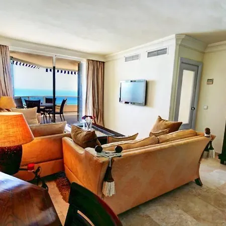 Daire 4 Bedroom Beachfront Penthouse Torremolinos